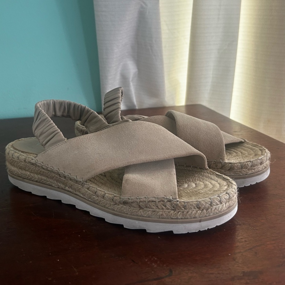 Marc Fisher Pella LTD Tan Beige Suede Espadrille Crisscross Sandals Womens SZ 7